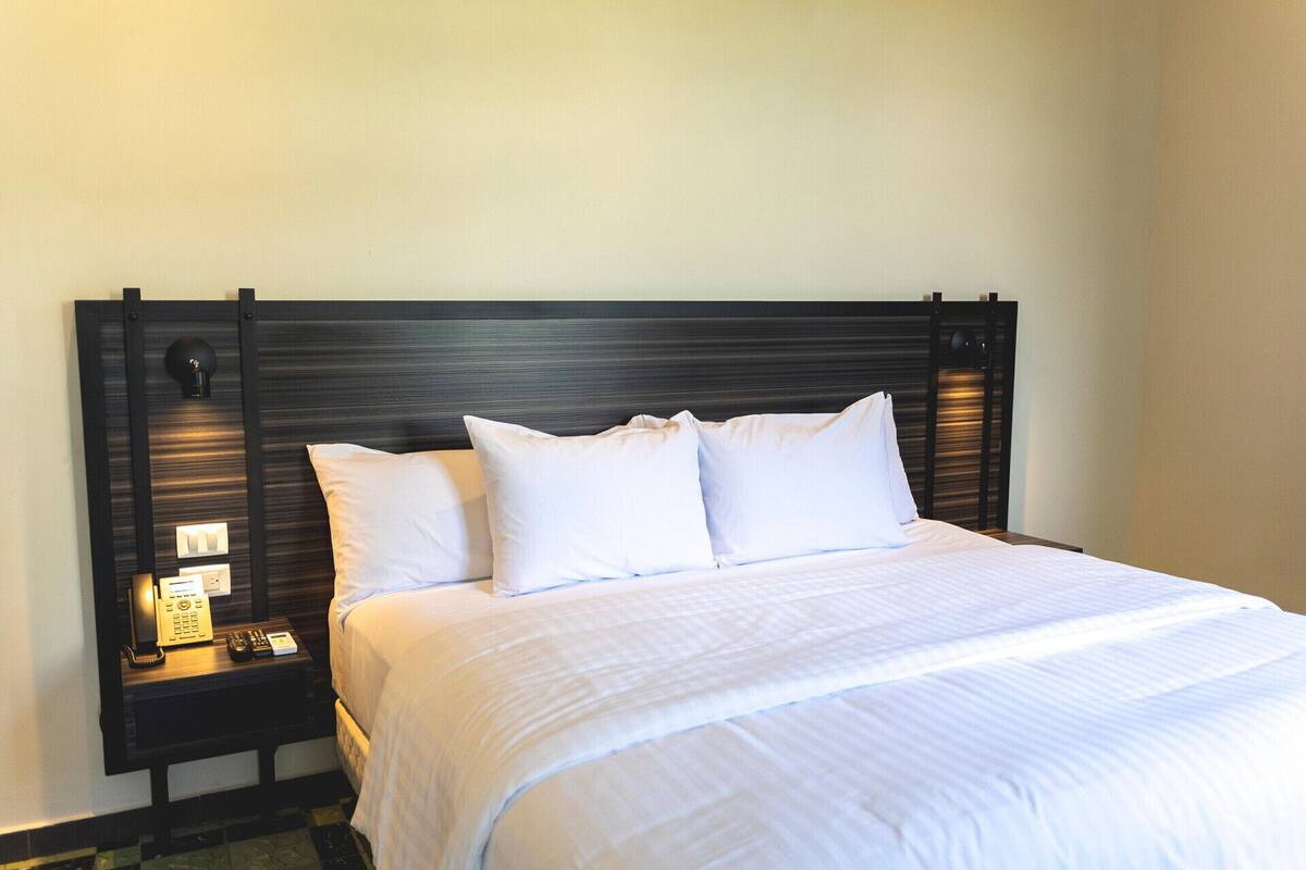 Desk, free WiFi, bed sheets