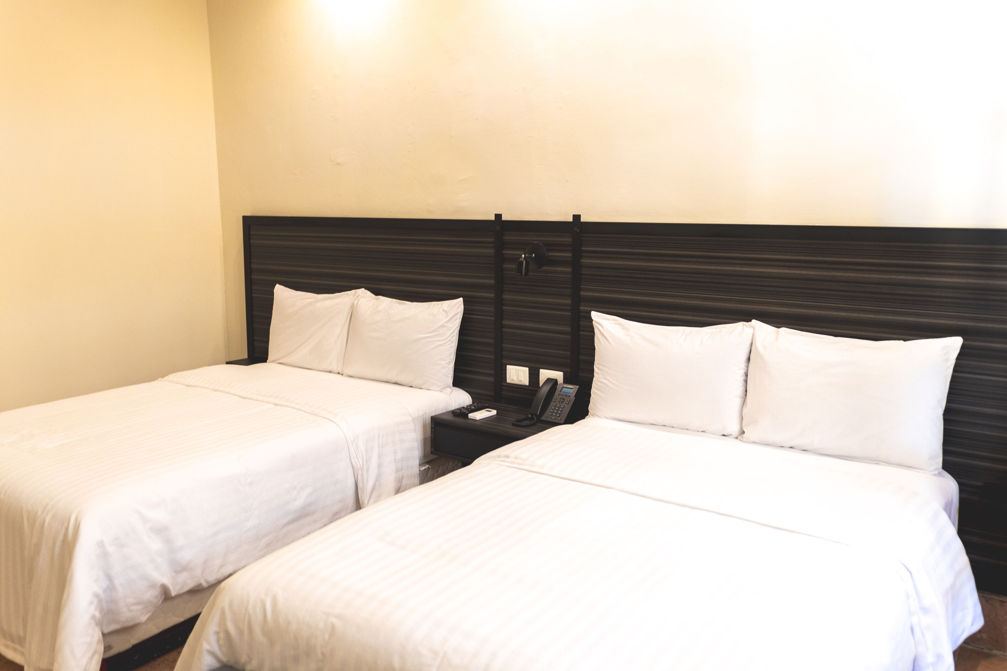 standard double room | 1 bedroom, desk, free wifi, bed sheets