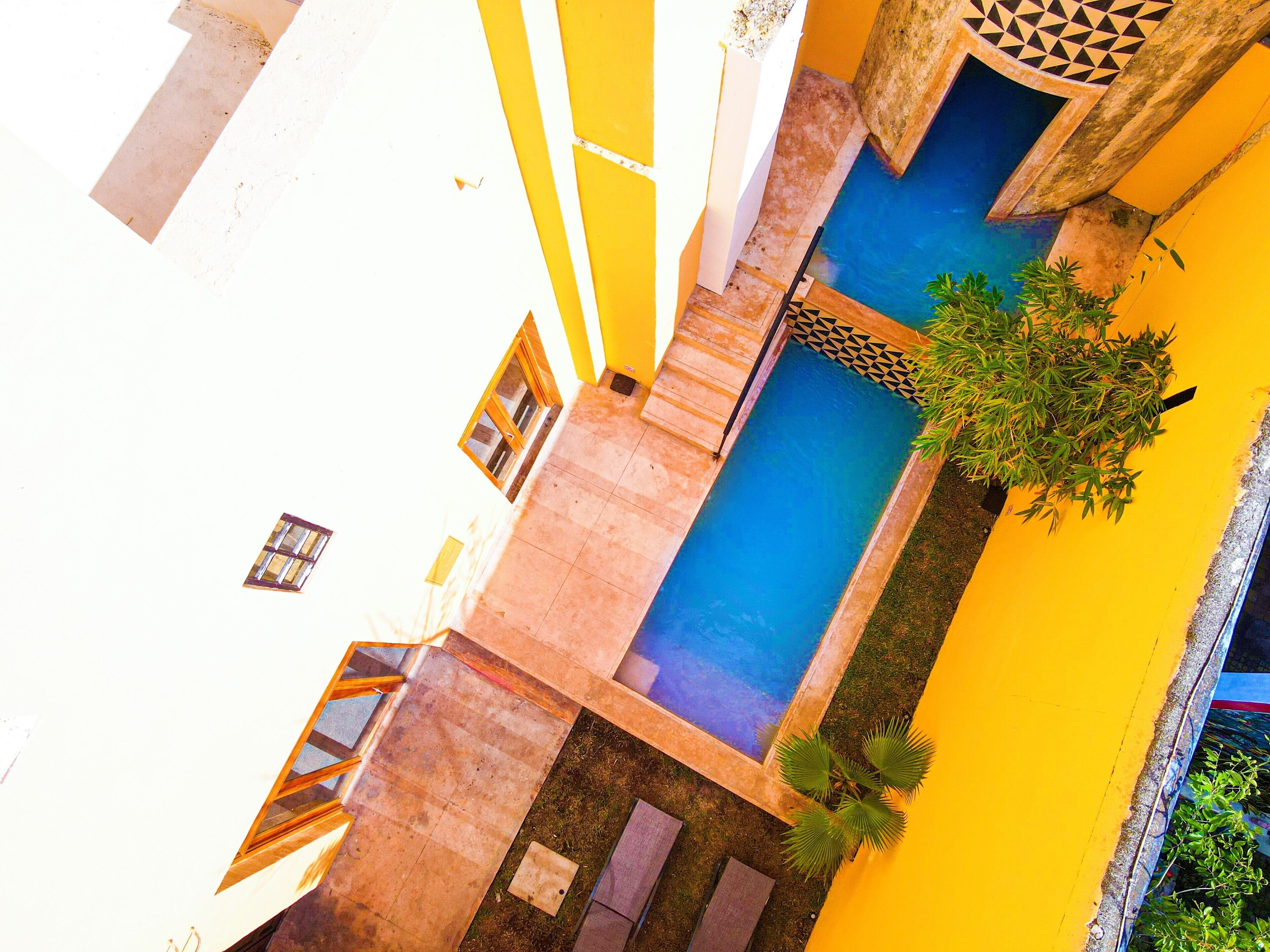 outdoor pool, open 9:00 am to 9:00 pm, pool loungers