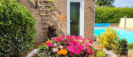 Cottage | Property grounds