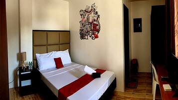 Standaard tweepersoonskamer | Een bureau, gratis wifi, beddengoed