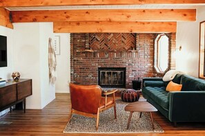 TV, fireplace, offices