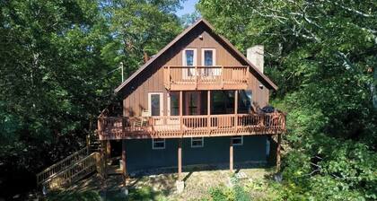 Pontificator's Perch Cabin by Buffalo Mtn Getaway