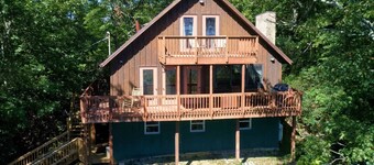 Pontificator`s Perch - you`ll love the view, by Buffalo Mtn Getaway