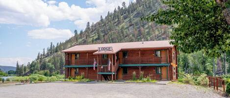 Façana frontal de l'allotjament