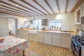 House (4 Bedrooms) | Private kitchen - 46 Ivy Cottage (Woodbridge)