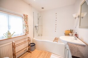 House (4 Bedrooms) | Bathroom | Bathtub, bidet - 46 Ivy Cottage (Woodbridge)