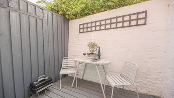 Tempat makan outdoor