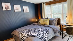 3 camere, una scrivania, ferro/asse da stiro, culla da viaggio