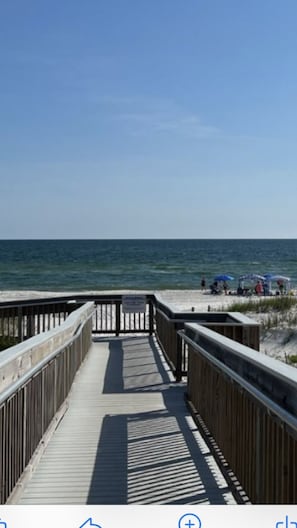 On the beach - Only steps from the beach  (Mexico Beach)