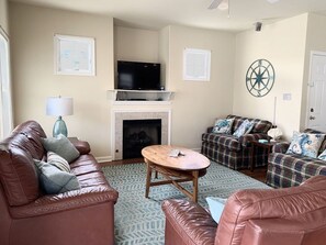 Smart TV, fireplace, DVD player