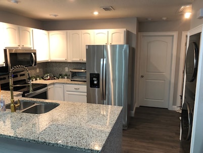 Amazing Five-Star Luxury Thornton Park two Bedroom Apt - close to Kia Center.