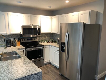 Amazing Five-Star Luxury Thornton Park two Bedroom Apt - close to Kia Center.