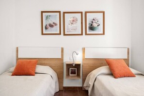 4 Schlafzimmer, Bügeleisen/Bügelbrett, kostenloses WLAN, Bettwäsche