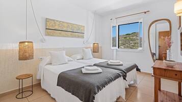 3 bedrooms, free WiFi, bed sheets