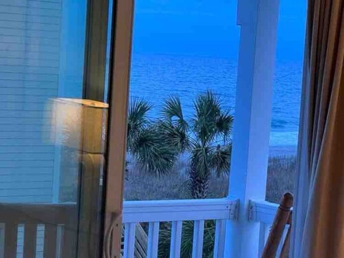 Holidays by the sea B newly renovated 4 bedrooms