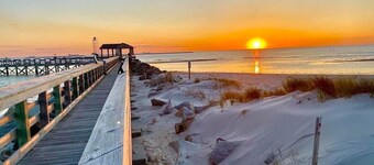 Key Lime Cottage - Your Beachside Retreat