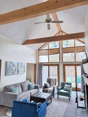 Smart TV, fireplace - GolfView Chalet at the Woods Resort, Central Air and Heat (Hedgesville)