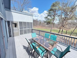 Outdoor dining - GolfView Chalet at the Woods Resort, Central Air and Heat (Hedgesville)