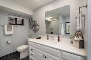 Maison, Plusieurs lits, patio | Salle de bain | Serviettes fournies, shampooing