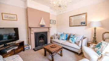 TV, fireplace, DVD player, books