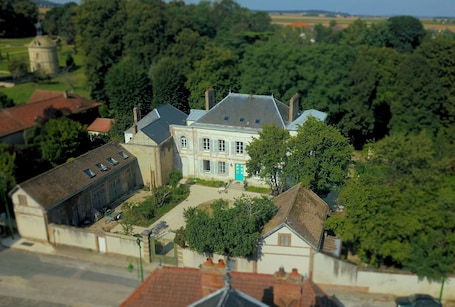 Exterior. YXIE - Manoir des Arts