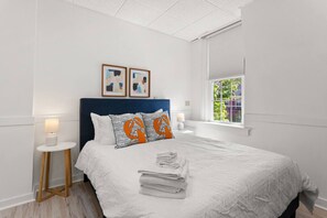 3 bedrooms, desk, iron/ironing board, travel cot
