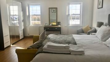 Deluxe Double Room | Free WiFi, bed sheets