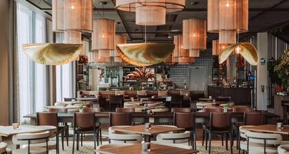 Clarion Hotel The Pier