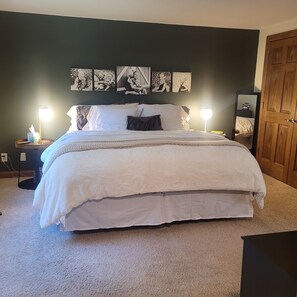 4 bedrooms, travel crib, free WiFi, bed sheets