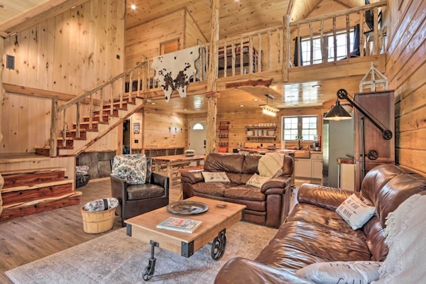 Una Smart TV, una chimenea, videojuegos, un reproductor de DVD