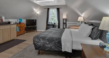 WhiteOak Studio @ Patterson Place / 1Gig AT&T Fiber