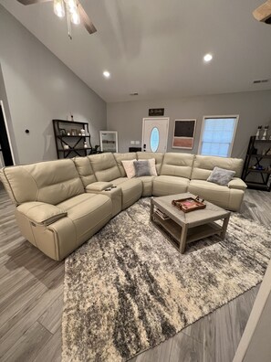 Smart TV, chimenea y impresora
