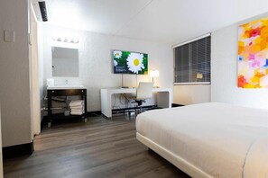 Unclassified image, 3 of 13, button - The clarendon (Phoenix)