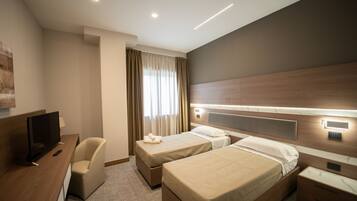 Standard-Doppel- oder -Zweibettzimmer | Hochwertige Bettwaren, Minibar, Zimmersafe, schallisolierte Zimmer