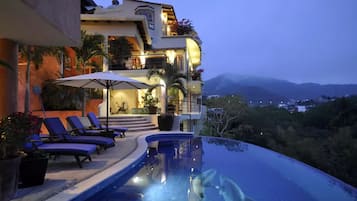 Außenpool, Infinity-Pool