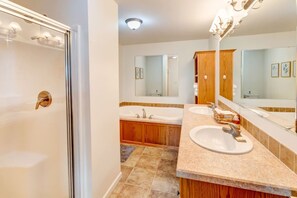Shower, hair dryer - Hilltop Country Home with Panoramic Views – Peaceful and Private Retreat (Walton)