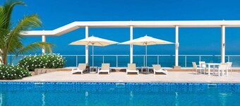 Beautiful 1 bedroom apartment by the beach