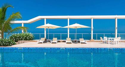 Beautiful 1 bedroom apartment by the beach