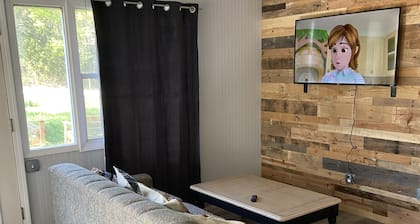 2br 1 bath lake getaway 1 block from lake, easy walk