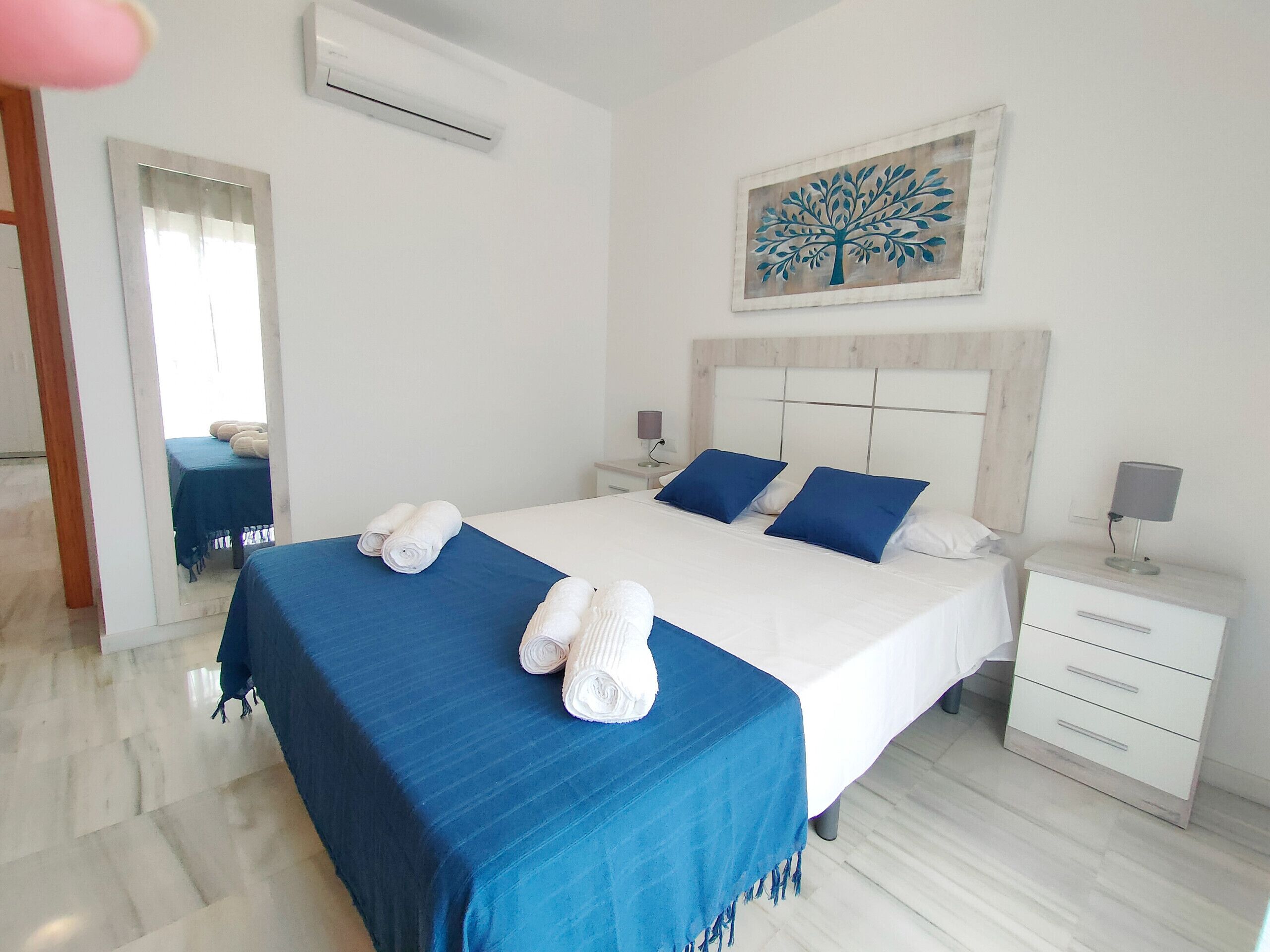 2 bedrooms, iron/ironing board, free WiFi, bed sheets