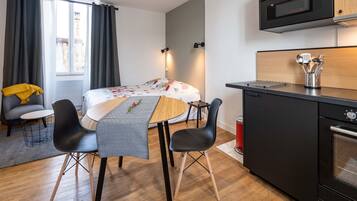 1 bedroom, desk, iron/ironing board, free WiFi
