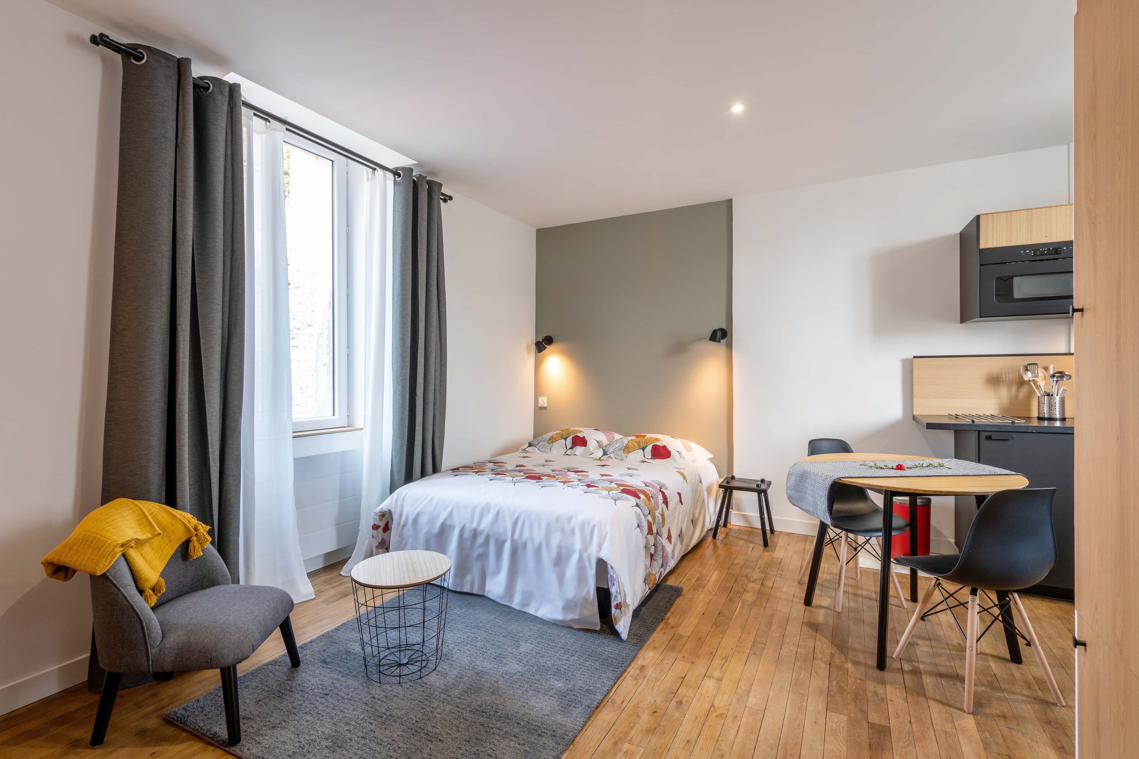 1 chambre, bureau, fer et planche à repasser, Wi-Fi gratuit