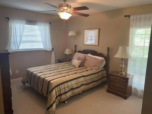 3 bedrooms, iron/ironing board, free WiFi, bed sheets