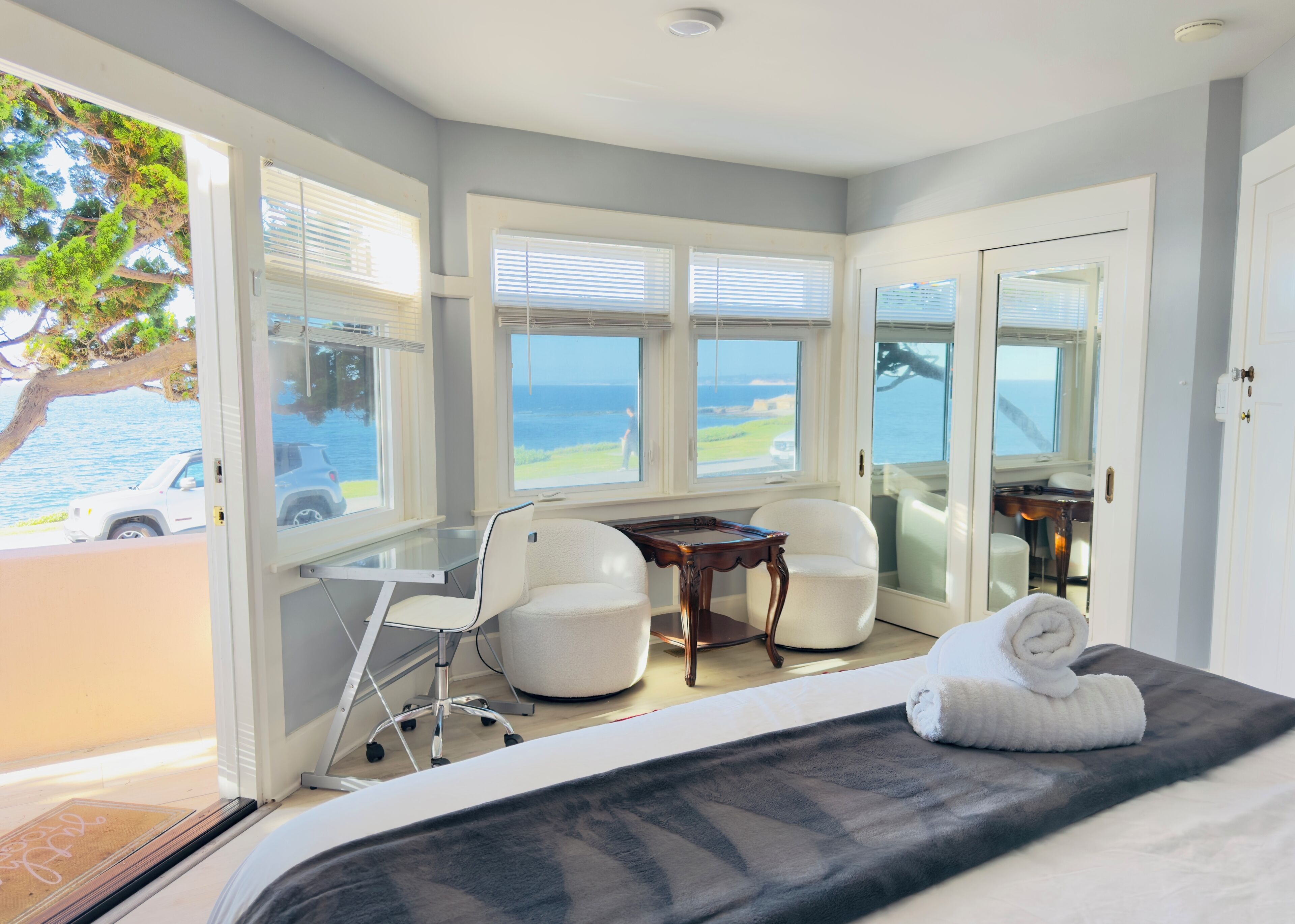 3 bedrooms, desk, iron/ironing board, WiFi