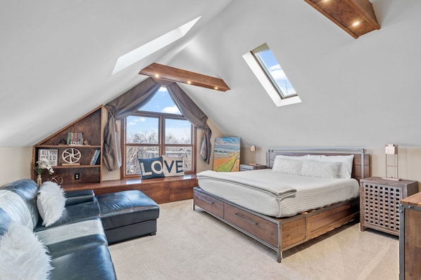 2 bedrooms, individually decorated, individually furnished, free WiFi