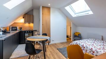 1 chambre, bureau, fer et planche à repasser, Wi-Fi gratuit