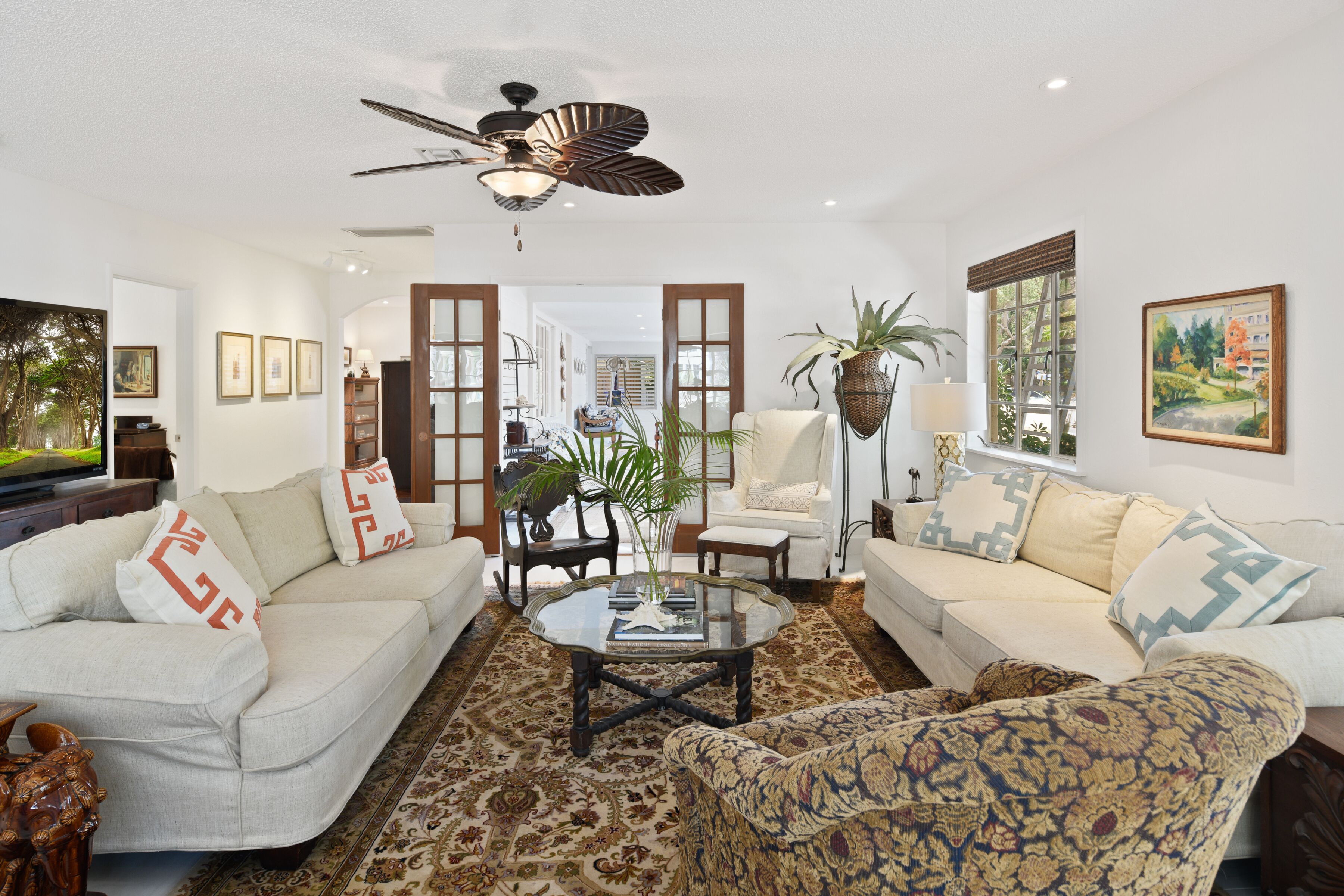 Venice Island Classic Bungalow – 2 blks from downtown and 5 blks from Beach!