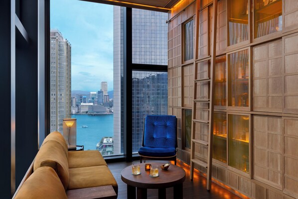 Cocktail bar