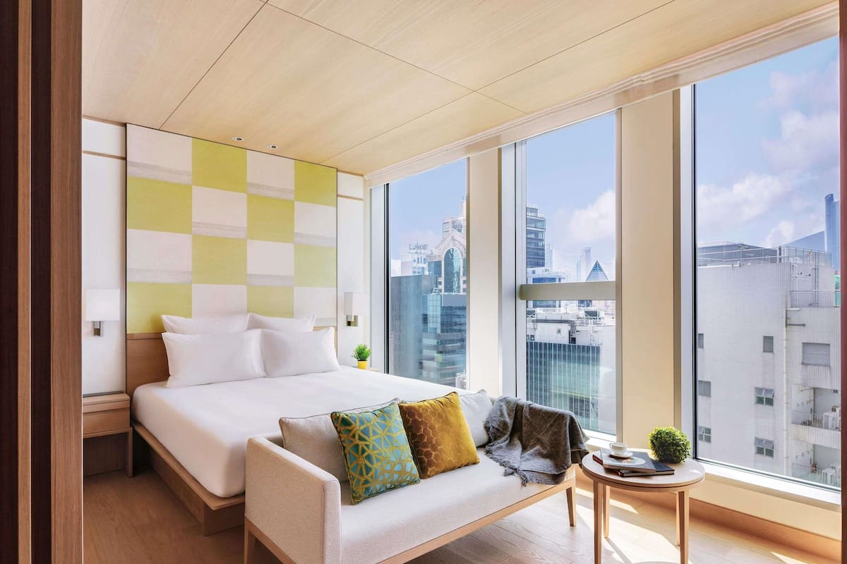 Deluxe Studio, 1 King Bed with Sofa